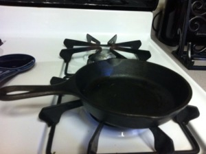 Lodge Small Frying Pan! Perfect for Cooking for one!
